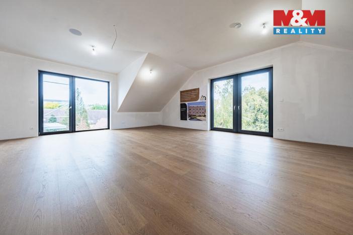 Prodej bytu 4+kk, Praha - Holyně, náměstí Pod lípou, 121 m2