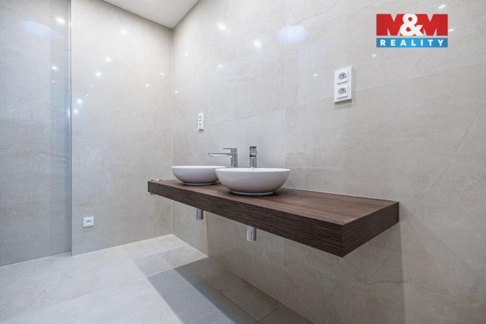 Prodej bytu 4+kk, Praha - Holyně, náměstí Pod lípou, 121 m2