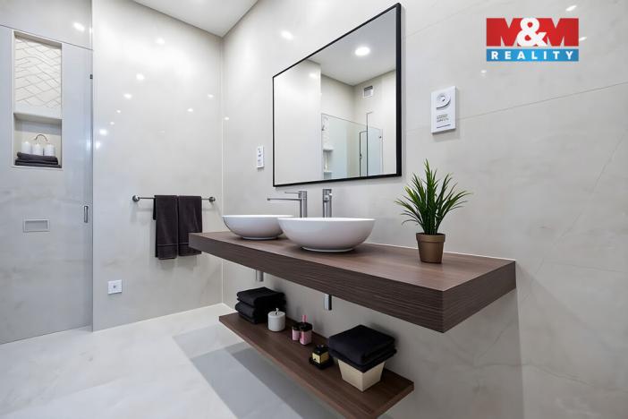 Prodej bytu 4+kk, Praha - Holyně, náměstí Pod lípou, 121 m2