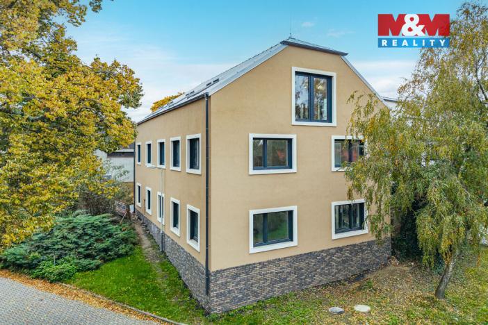 Prodej bytu 4+kk, Praha - Holyně, náměstí Pod lípou, 121 m2