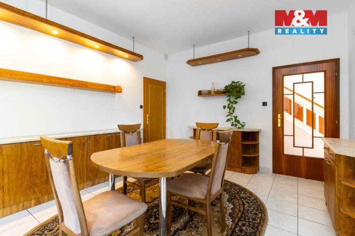 Prodej rodinného domu, Hradčany, Luční, 377 m2