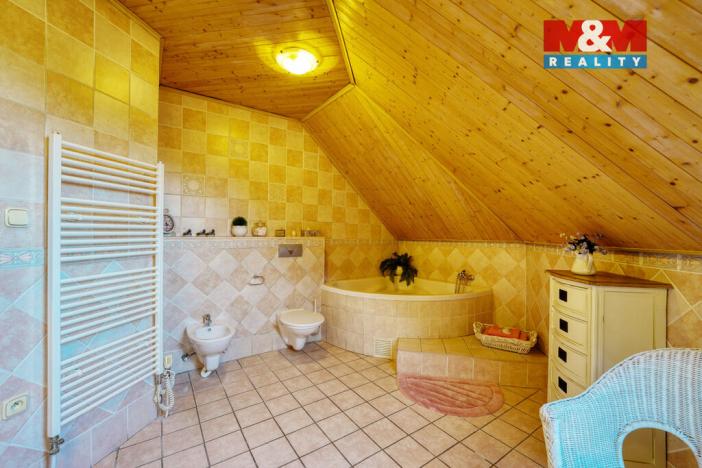 Prodej rodinného domu, Veleň - Mírovice, Na návsi, 478 m2