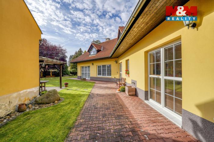 Prodej rodinného domu, Veleň - Mírovice, Na návsi, 478 m2