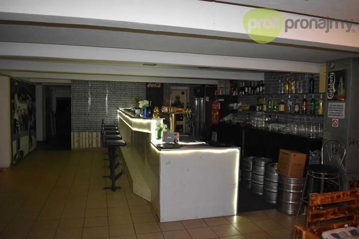 Pronájem komerční nemovitosti, Holešov, nám. Dr. E. Beneše, 220 m2