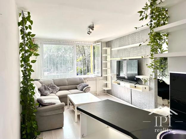 Pronájem bytu 2+kk, Praha - Petrovice, Jakobiho, 43 m2