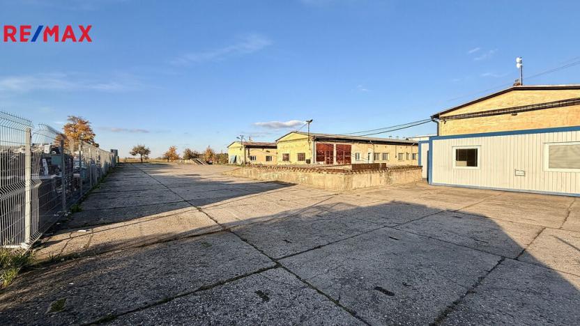 Pronájem komerčního pozemku, Opava, 1650 m2