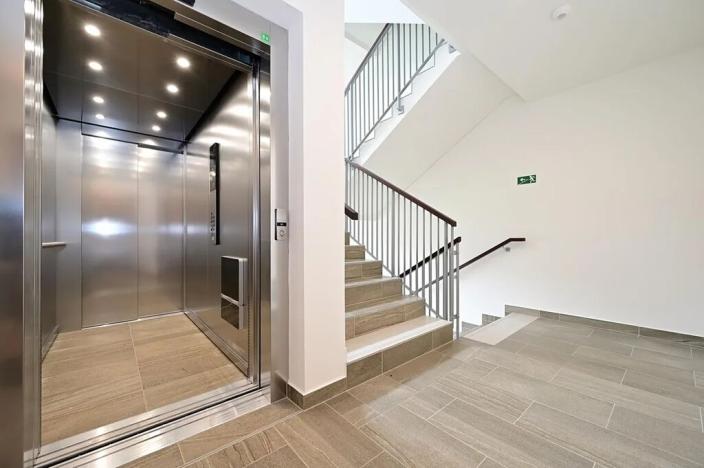 Pronájem garážového stání, Praha - Třebonice, K metru, 10 m2