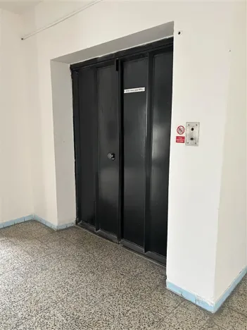 Pronájem kanceláře, Brno, Hněvkovského, 109 m2