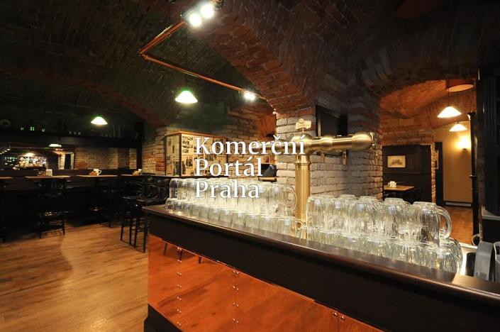 Pronájem restaurace, Praha - Smíchov, Radlická, 488 m2