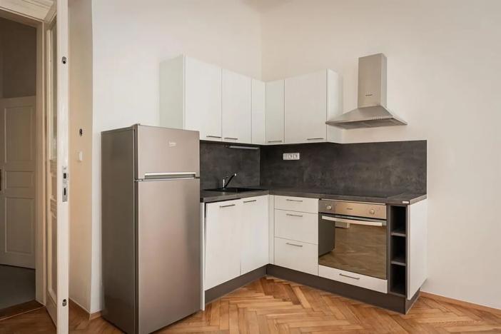 Pronájem bytu 1+kk, Praha - Nové Město, Lípová, 33 m2