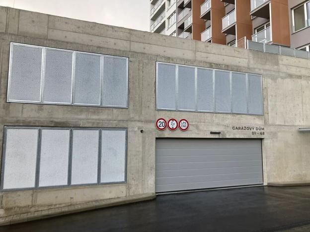 Pronájem garážového stání, Praha - Záběhlice, Choceradská, 20 m2