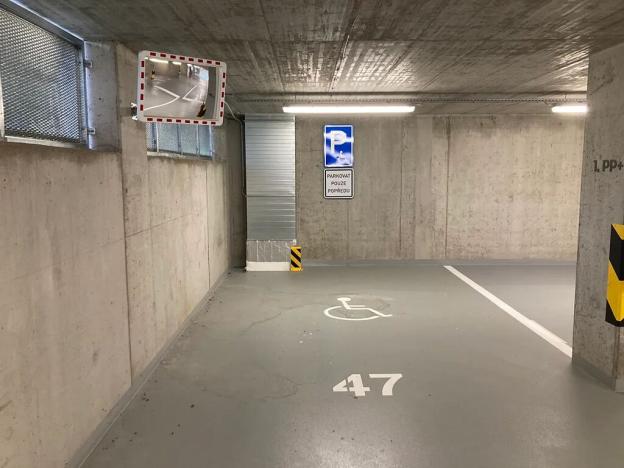 Pronájem garážového stání, Praha - Záběhlice, Choceradská, 20 m2