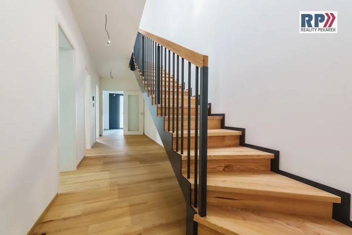 Prodej vily, Praha - Klánovice, U trativodu, 146 m2