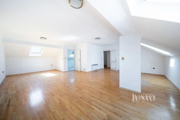 Pronájem bytu 4+1, Třeboň, Lesní, 125 m2