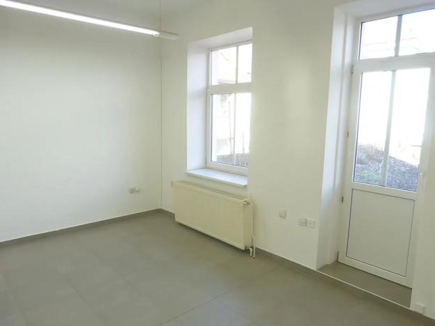 Pronájem kanceláře, Třebíč, Bráfova tř., 56 m2
