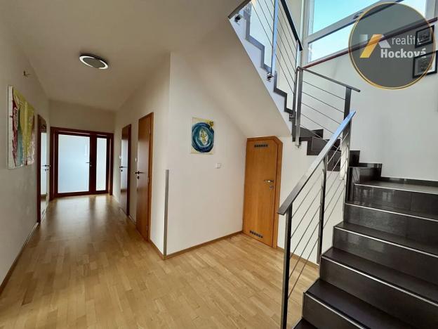 Pronájem rodinného domu, Praha - Lipence, Ke štěrkovně, 333 m2