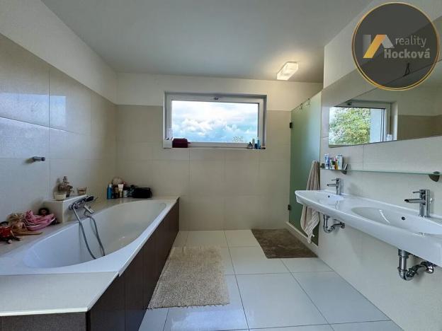 Pronájem rodinného domu, Praha - Lipence, Ke štěrkovně, 333 m2