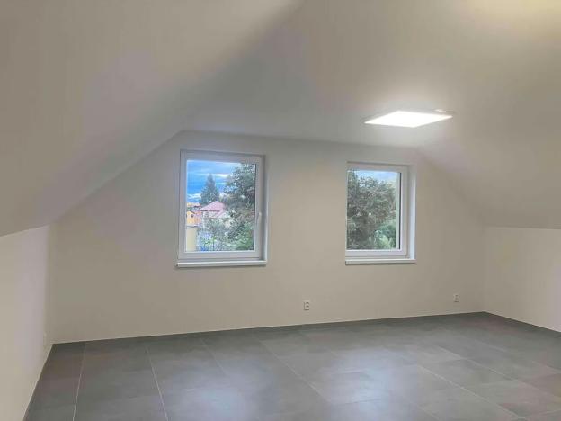 Pronájem bytu 2+kk, Kostelec nad Labem, Neratovická, 53 m2