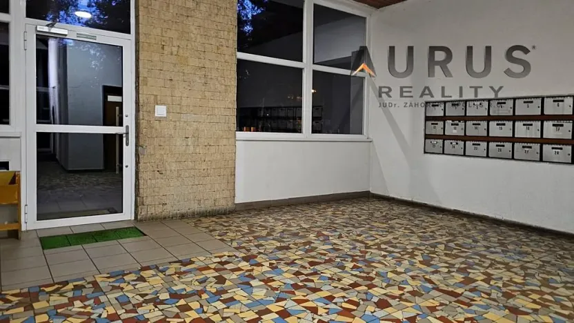 Prodej bytu 2+1, Praha - Kobylisy, Taussigova, 59 m2