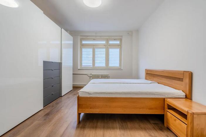 Pronájem bytu 2+1, Praha - Smíchov, Stroupežnického, 63 m2