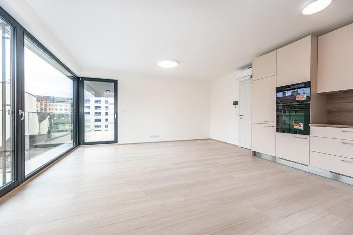 Pronájem bytu 3+kk, Praha - Libeň, Kotlaska, 84 m2