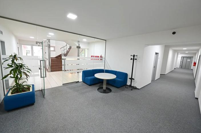 Pronájem kanceláře, Praha - Prosek, Litvínovská, 101 m2