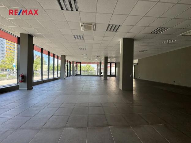 Pronájem obchodního prostoru, Hradec Králové, třída Edvarda Beneše, 220 m2