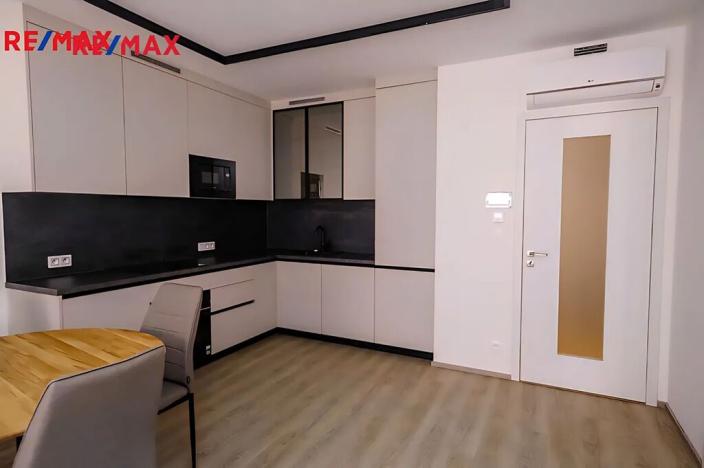 Pronájem bytu 2+kk, Praha - Libeň, Kotlaska, 59 m2