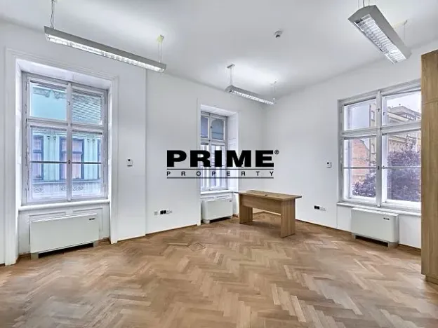 Pronájem kanceláře, Praha - Nové Město, Soukenická, 212 m2