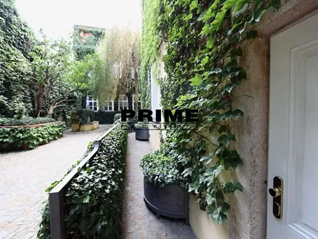 Pronájem bytu 2+kk, Praha - Malá Strana, Vlašská, 92 m2