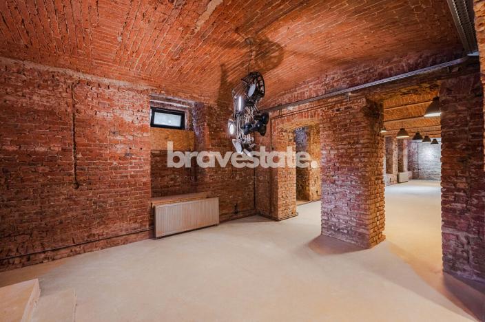 Prodej komerční, Praha - Karlín, Pernerova, 335 m2