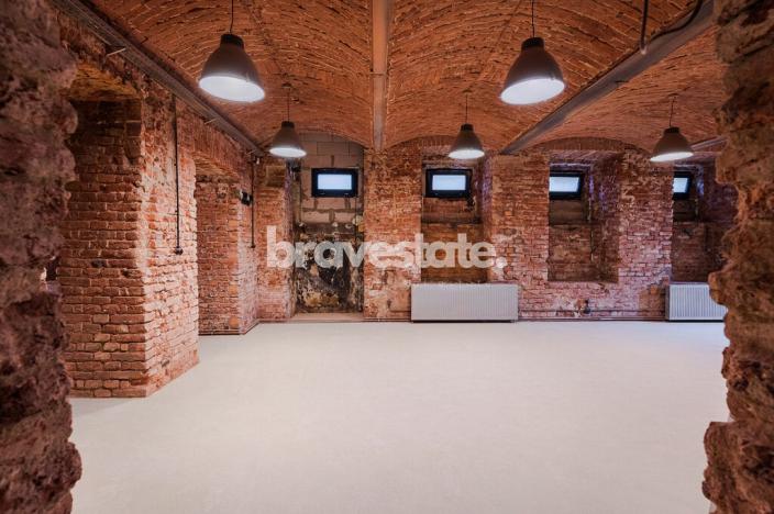 Prodej komerční, Praha - Karlín, Pernerova, 335 m2