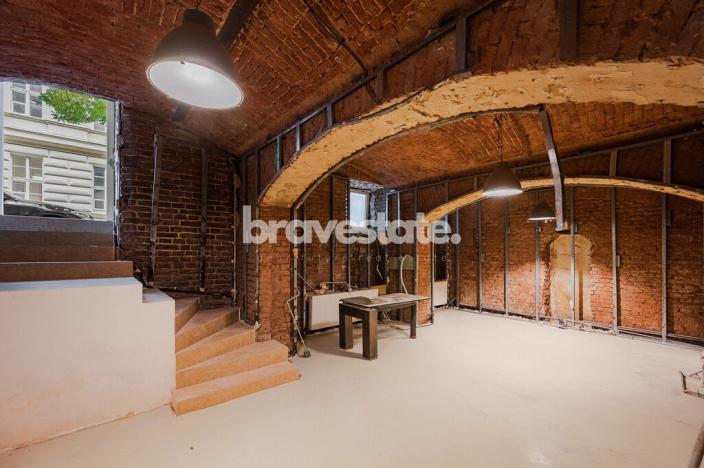 Prodej komerční, Praha - Karlín, Pernerova, 335 m2