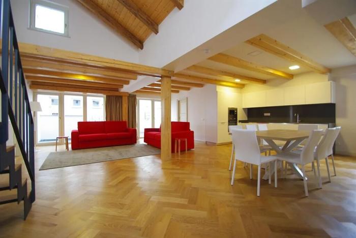 Pronájem bytu 3+kk, Praha - Nové Město, Bolzanova, 199 m2