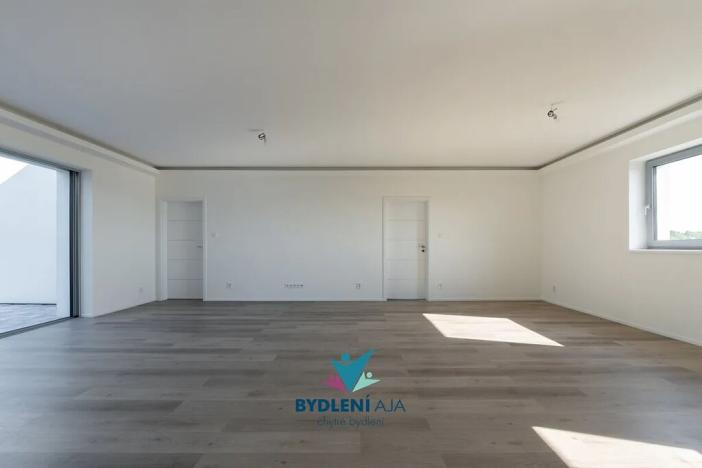 Prodej rodinného domu, Dubí, V Aleji, 206 m2