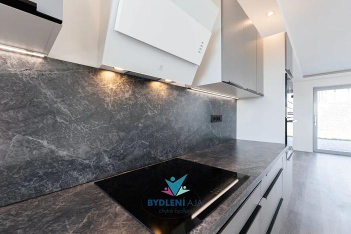 Prodej rodinného domu, Dubí, V Aleji, 206 m2