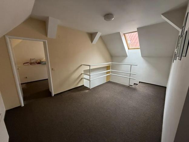 Pronájem atypického bytu, Broumov, Mírové náměstí, 120 m2