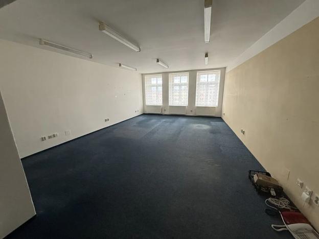 Pronájem atypického bytu, Broumov, Mírové náměstí, 120 m2