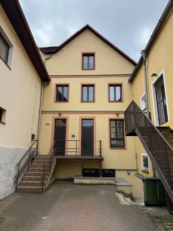 Pronájem atypického bytu, Broumov, Mírové náměstí, 120 m2