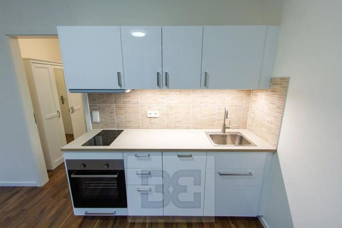 Prodej bytu 1+kk, Praha - Libeň, Novovysočanská, 25 m2