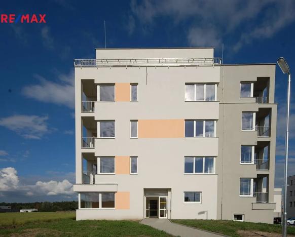 Pronájem bytu 1+kk, Velký Osek, U hřiště, 39 m2