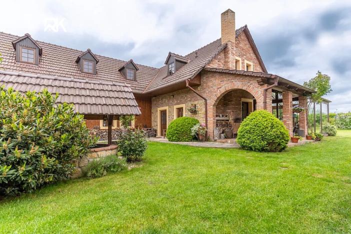 Prodej rodinného domu, Bříství, 375 m2