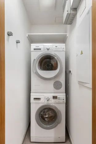 Pronájem bytu 2+kk, Praha - Žižkov, Pitterova, 77 m2