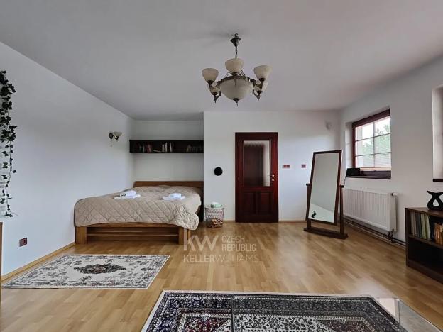 Pronájem rodinného domu, Opolany, 155 m2