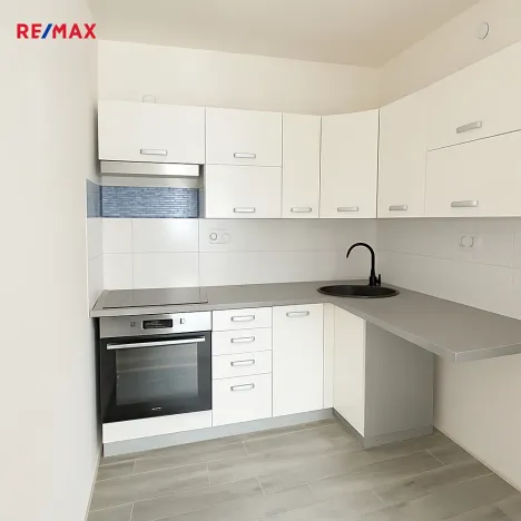 Prodej bytu 2+kk, Kladno, Polská, 40 m2