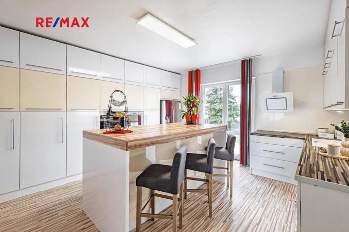 Prodej činžovního domu, České Velenice, Komenského, 247 m2