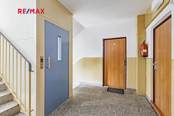 Pronájem bytu 1+1, Jindřichův Hradec, sídliště Vajgar, 43 m2