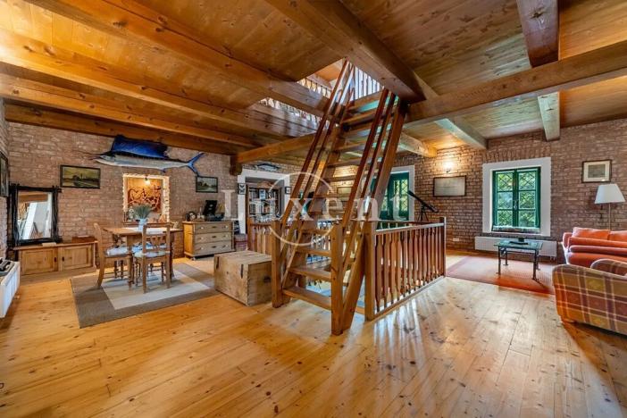 Prodej komerční nemovitosti, Stříbrná Skalice, 1700 m2