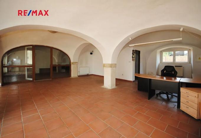 Prodej komerční nemovitosti, Církvice, 6984 m2