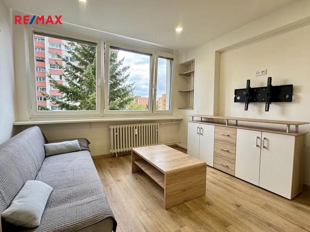 Pronájem bytu 1+kk, Praha - Vokovice, Evropská, 25 m2